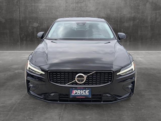 2024 Volvo S60 Plus Dark Theme