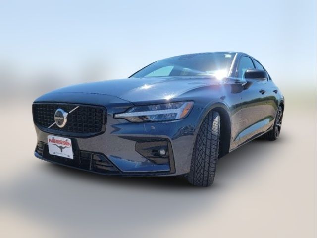 2024 Volvo S60 Plus Dark Theme