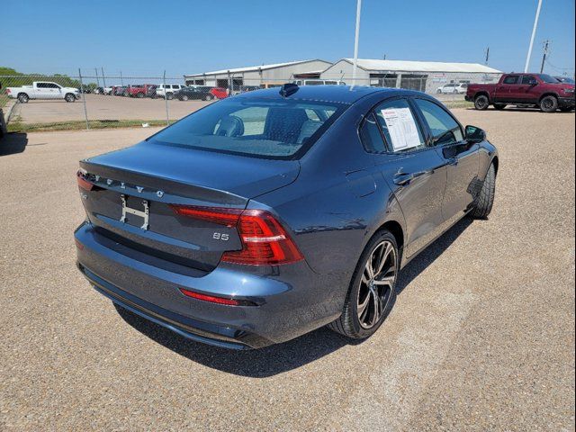 2024 Volvo S60 Plus Dark Theme