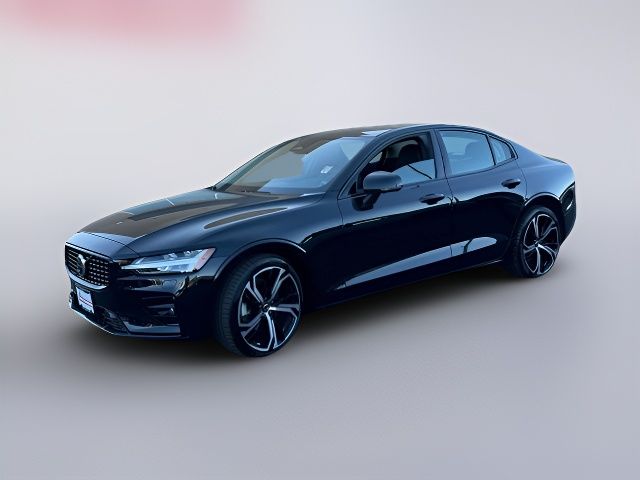 2024 Volvo S60 Plus Dark Theme