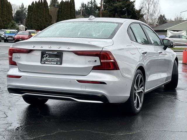 2024 Volvo S60 Plus Dark Theme