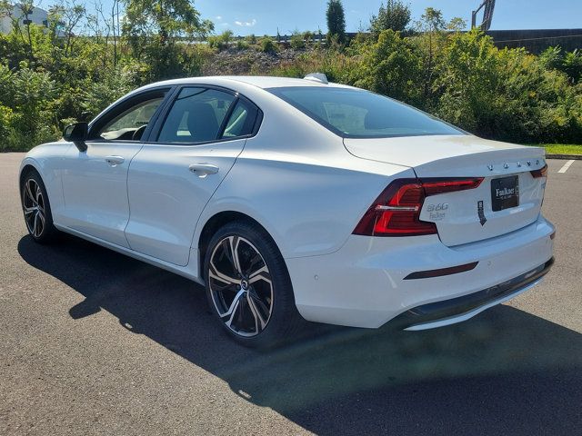 2024 Volvo S60 Plus Dark Theme