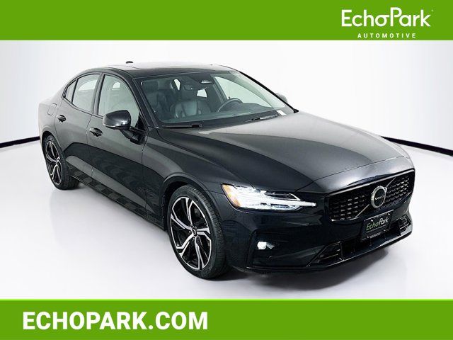 2024 Volvo S60 Plus Dark Theme