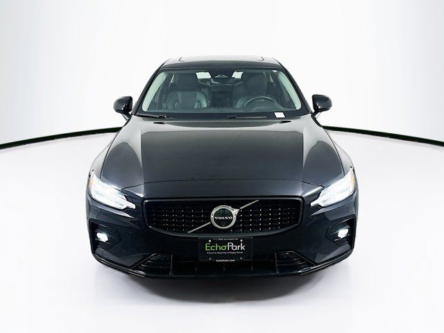 2024 Volvo S60 Plus Dark Theme