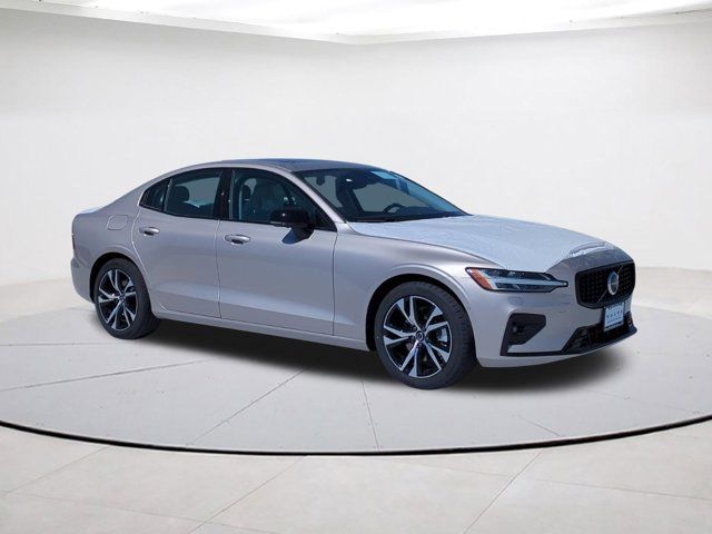 2024 Volvo S60 Plus Dark Theme