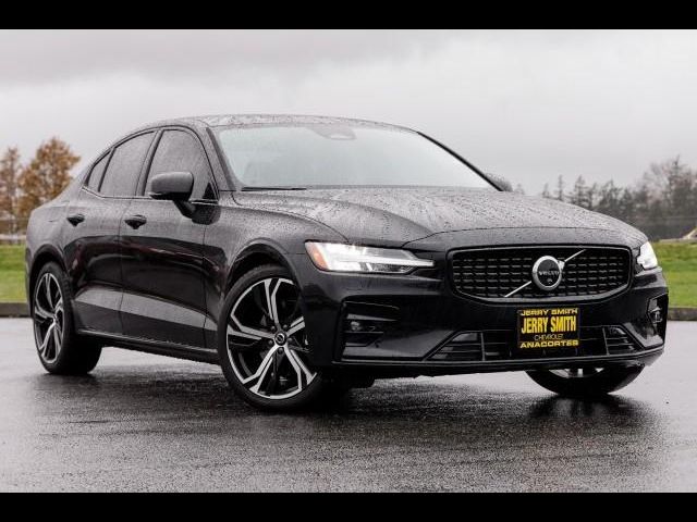 2024 Volvo S60 Plus Dark Theme