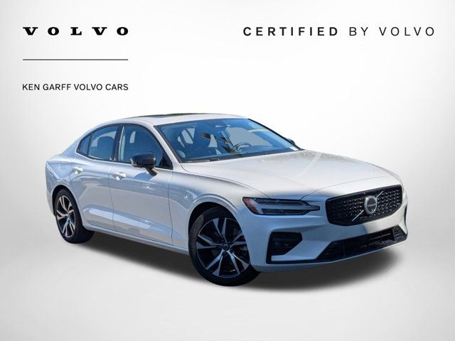 2024 Volvo S60 Plus Dark Theme