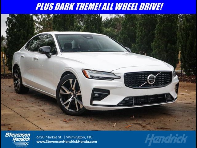 2024 Volvo S60 Plus Dark Theme