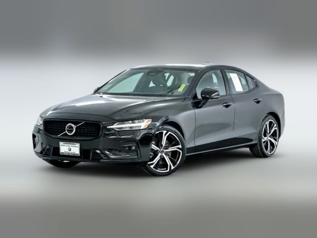 2024 Volvo S60 Plus Dark Theme