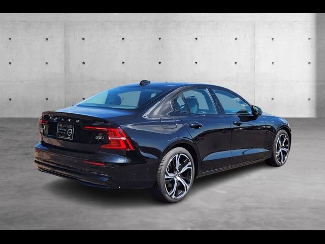 2024 Volvo S60 Plus Dark Theme