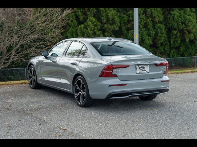 2024 Volvo S60 Plus Dark Theme