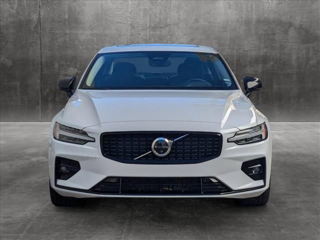 2024 Volvo S60 Plus Dark Theme