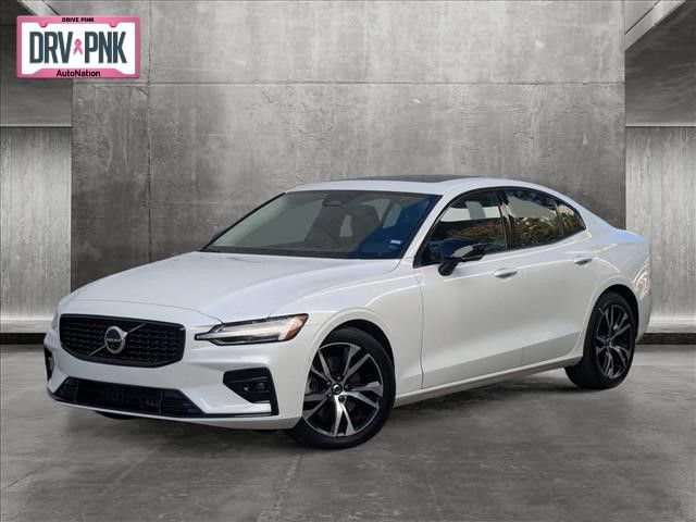 2024 Volvo S60 Plus Dark Theme