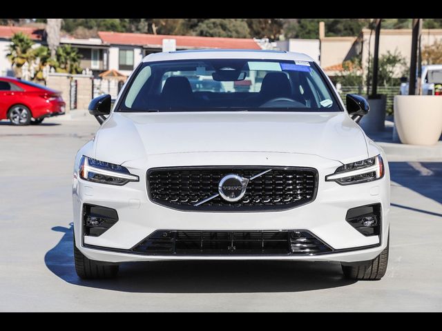 2024 Volvo S60 Plus Dark Theme