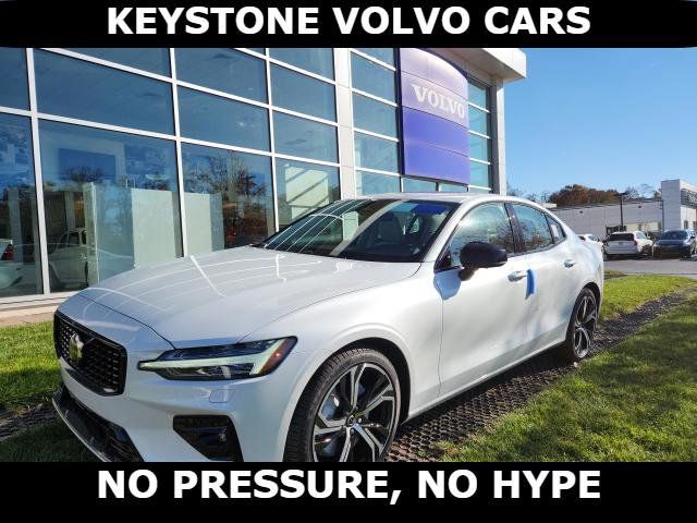 2024 Volvo S60 Plus Dark Theme