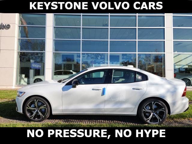 2024 Volvo S60 Plus Dark Theme