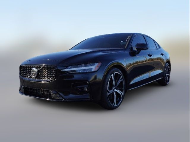 2024 Volvo S60 Plus Dark Theme