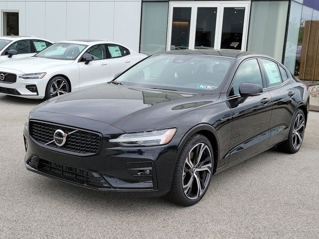 2024 Volvo S60 Plus Dark Theme