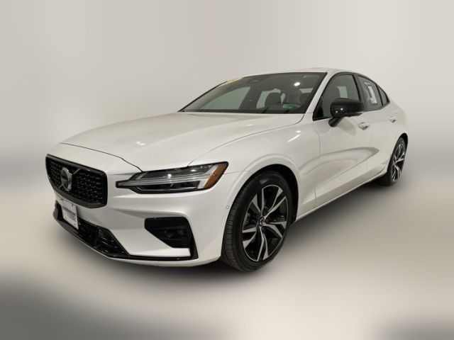 2024 Volvo S60 Plus Dark Theme