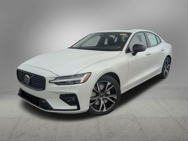 2024 Volvo S60 Plus Dark Theme