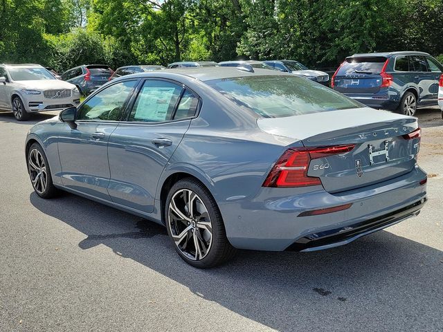 2024 Volvo S60 Plus Dark Theme