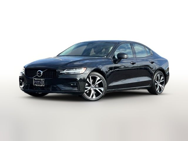 2024 Volvo S60 Plus Dark Theme