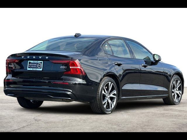 2024 Volvo S60 Plus Dark Theme