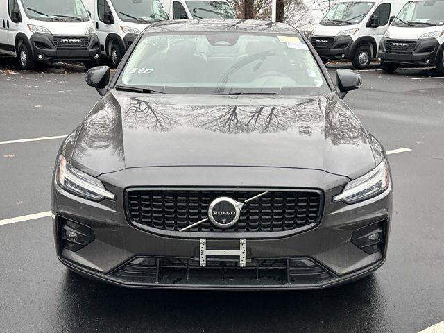 2024 Volvo S60 Plus Dark Theme