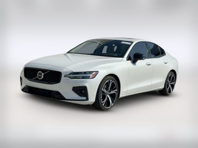 2024 Volvo S60 Plus Dark Theme