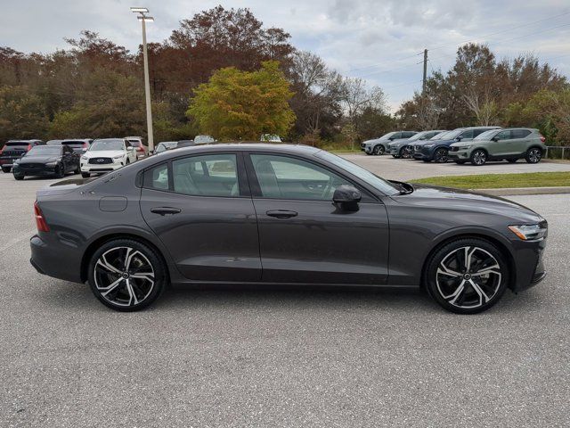 2024 Volvo S60 Plus Dark Theme