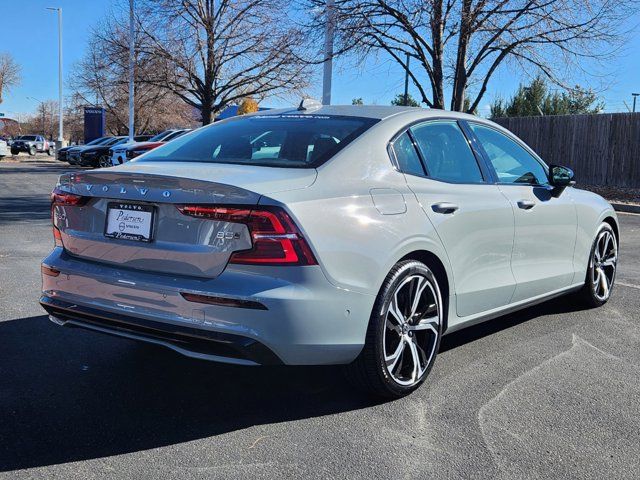 2024 Volvo S60 Plus Dark Theme