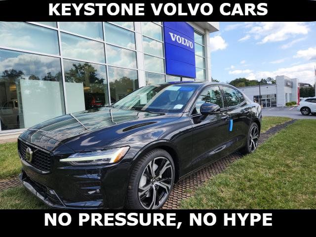 2024 Volvo S60 Plus Dark Theme