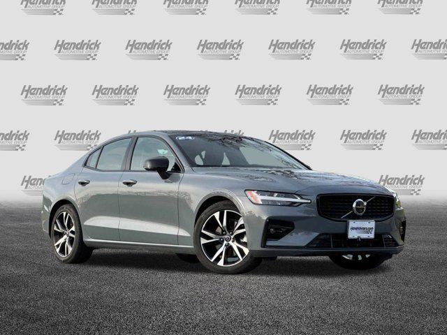 2024 Volvo S60 Plus Dark Theme