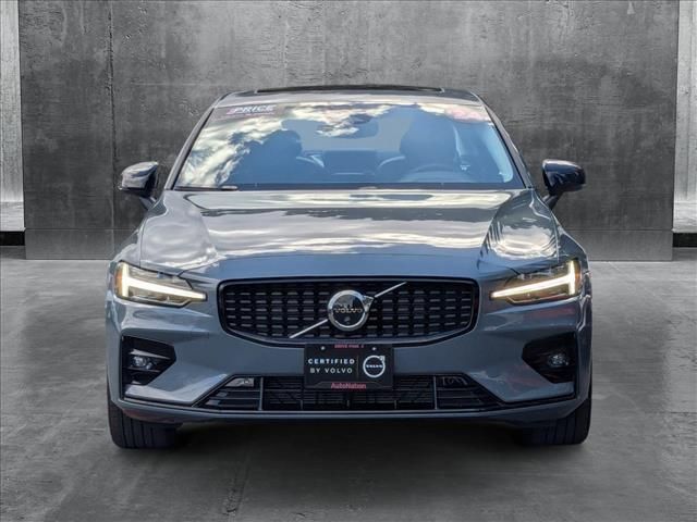 2024 Volvo S60 Plus Dark Theme