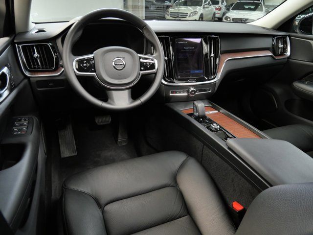 2024 Volvo S60 Plus Dark Theme