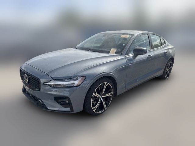 2024 Volvo S60 Plus Dark Theme