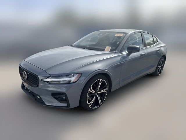 2024 Volvo S60 Plus Dark Theme