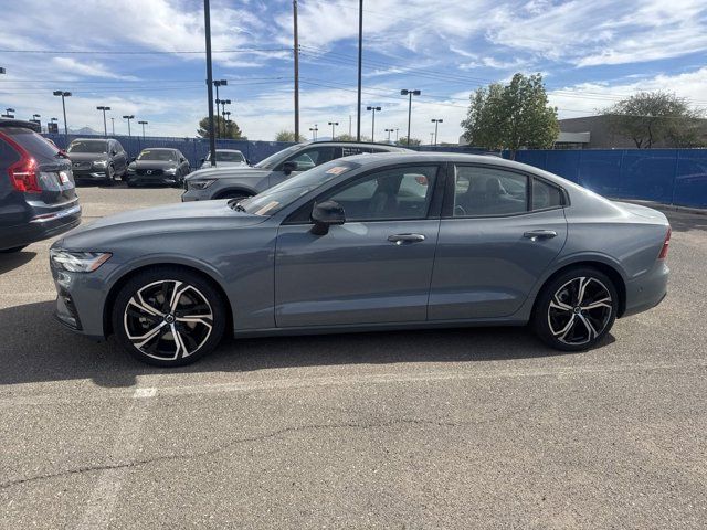 2024 Volvo S60 Plus Dark Theme