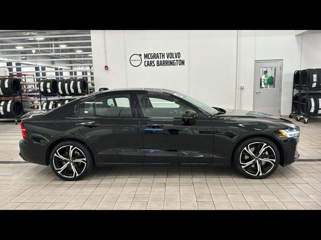 2024 Volvo S60 Plus Dark Theme