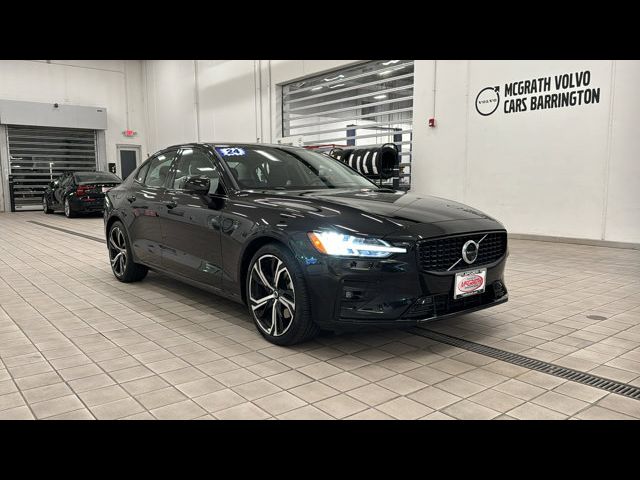 2024 Volvo S60 Plus Dark Theme