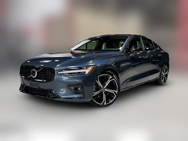 2024 Volvo S60 Plus Dark Theme