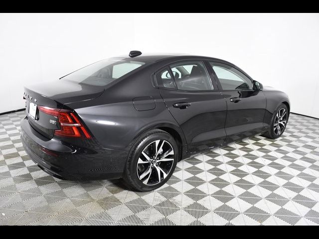 2024 Volvo S60 Plus Dark Theme