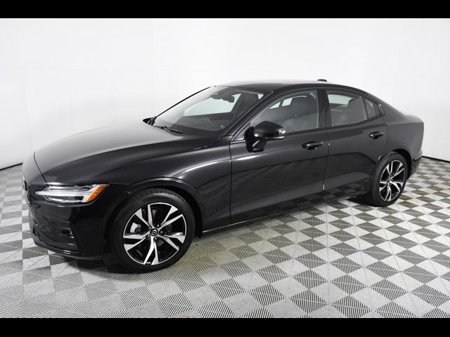 2024 Volvo S60 Plus Dark Theme