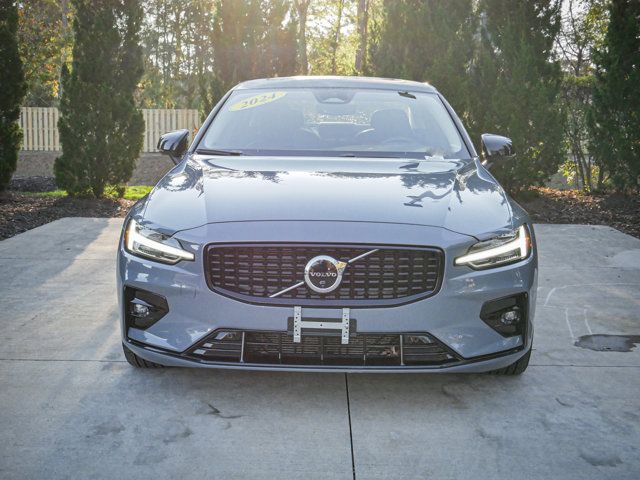 2024 Volvo S60 Plus Dark Theme