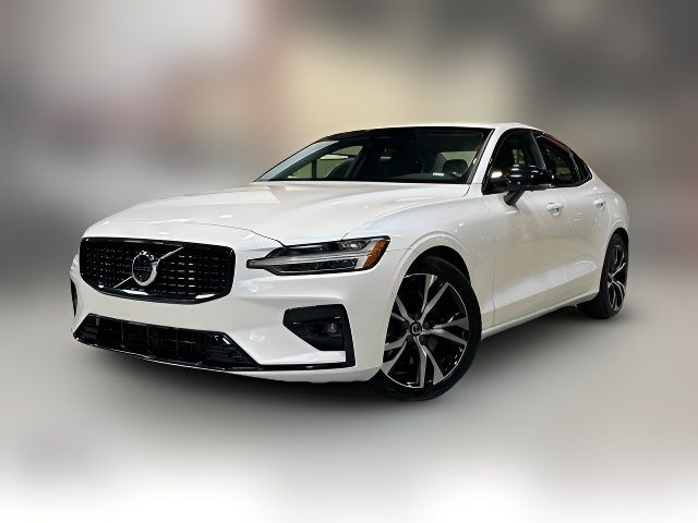 2024 Volvo S60 Plus Dark Theme