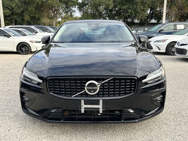 2024 Volvo S60 Plus Dark Theme