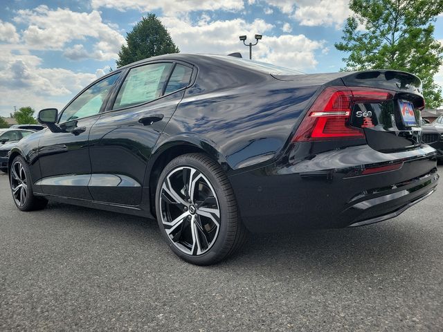 2024 Volvo S60 Plus Dark Theme