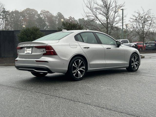 2024 Volvo S60 Plus Dark Theme