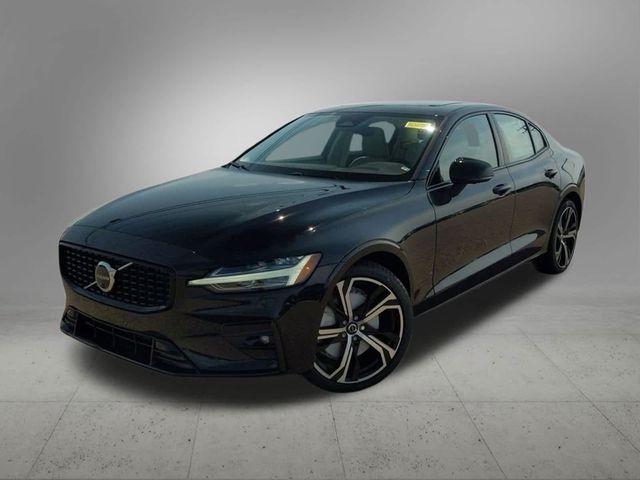 2024 Volvo S60 Plus Dark Theme