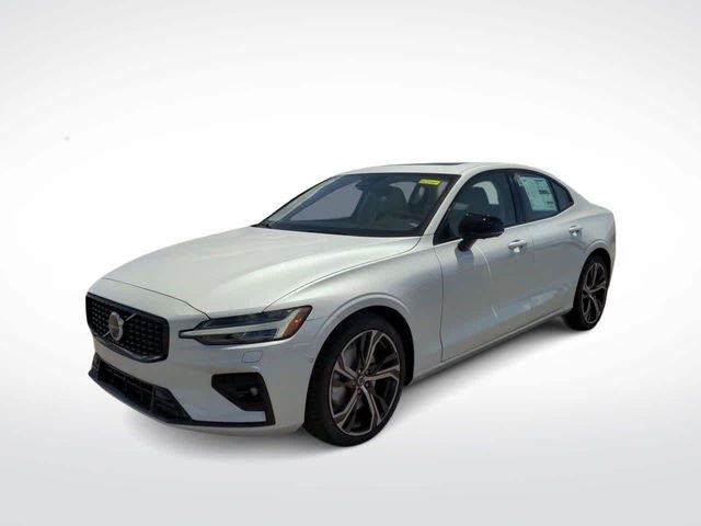 2024 Volvo S60 Plus Dark Theme